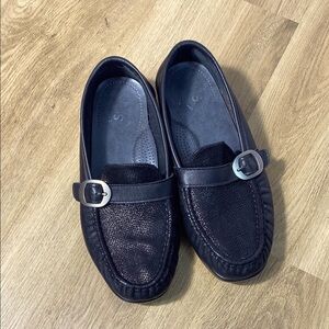 SAS Lara Comfort Black Leather Loafers size 8WW with buckle detail